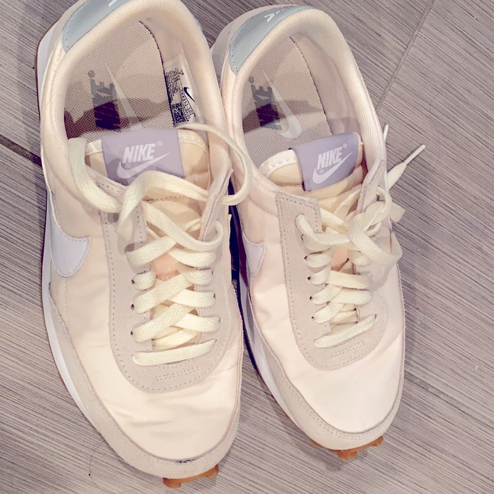 Nike Women's DBreak Shoes